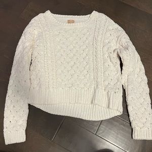 Aero Hygge white sweater size: Large